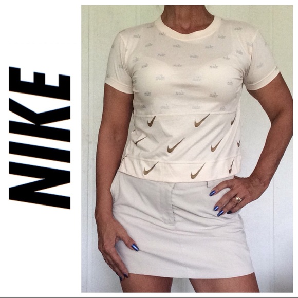 NIKE METALLIC LOGO PRINT T SHIRT SIZE XS NWT - Picture 2 of 9